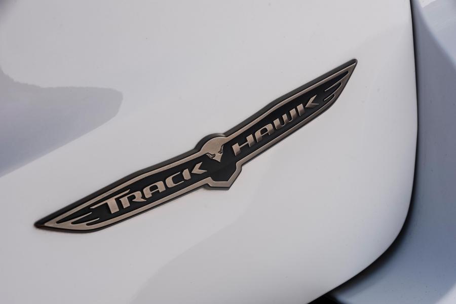 Логотип Jeep Grand Cherokee Trackhawk (WK2) 2019 года  (ZA) (фото 20 из 40)